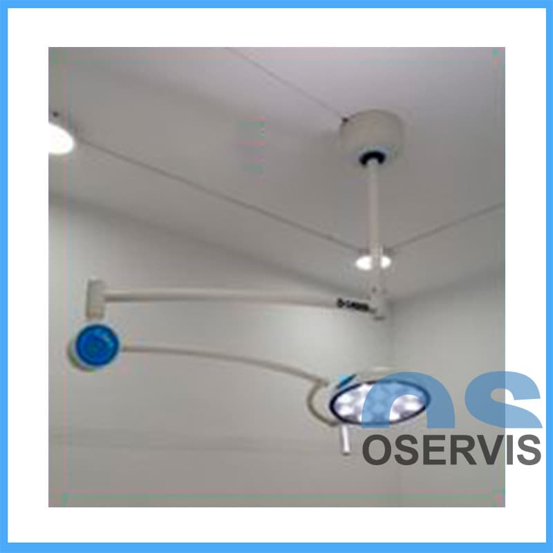 Lámpara quirúrgica de techo instalada por OSERVIS